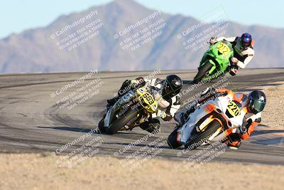 media/Dec-07-2025-CVMA (Sun) [[3e7d2de5dc]]/Race 17-Amateur Formula Middleweight/